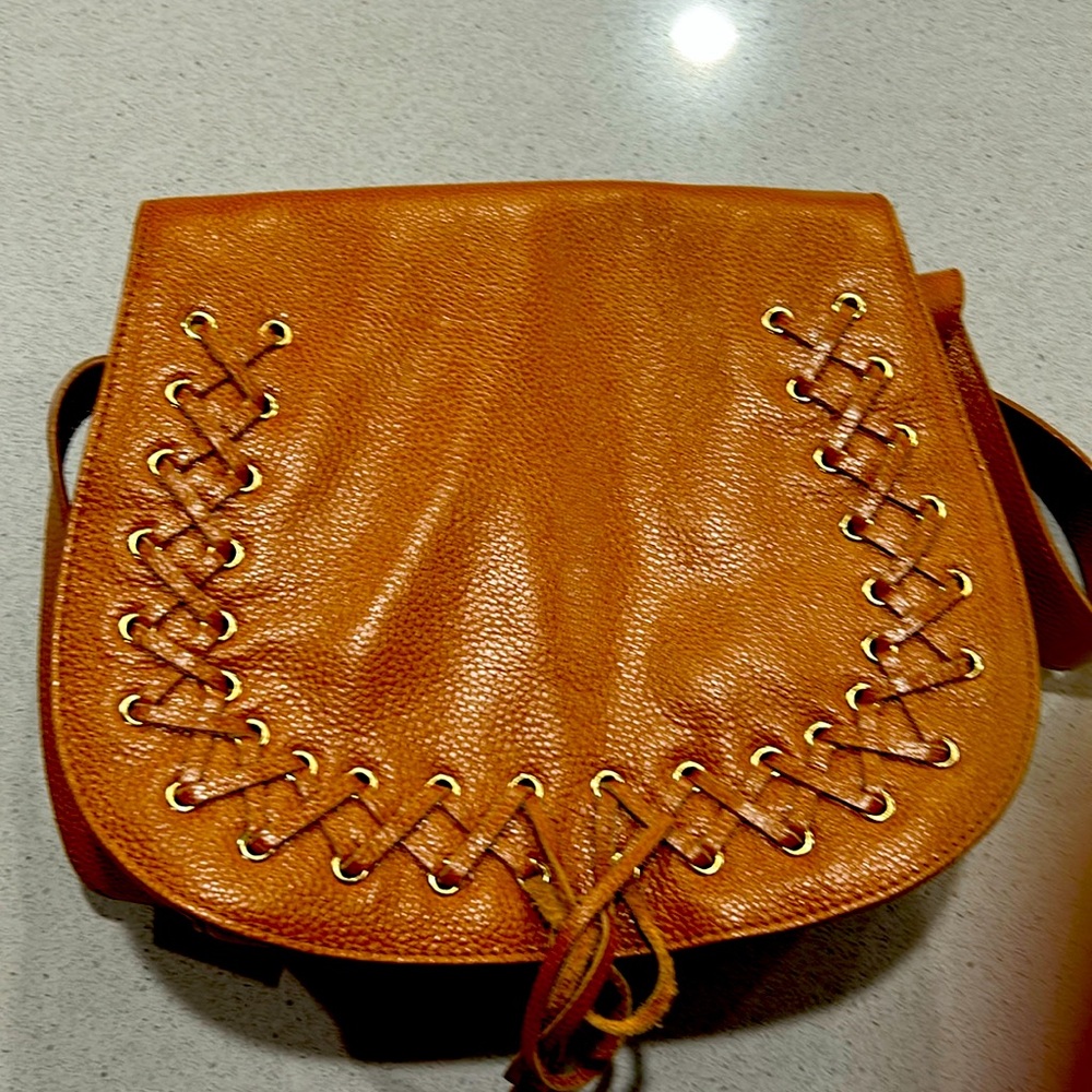 Crossbody Violeta bag.